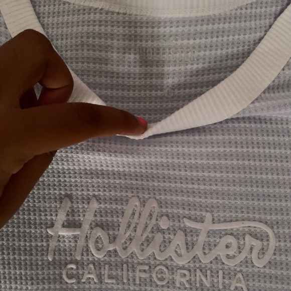 Bundle 3 for $20 Hollister Tee - Picture 2 of 2